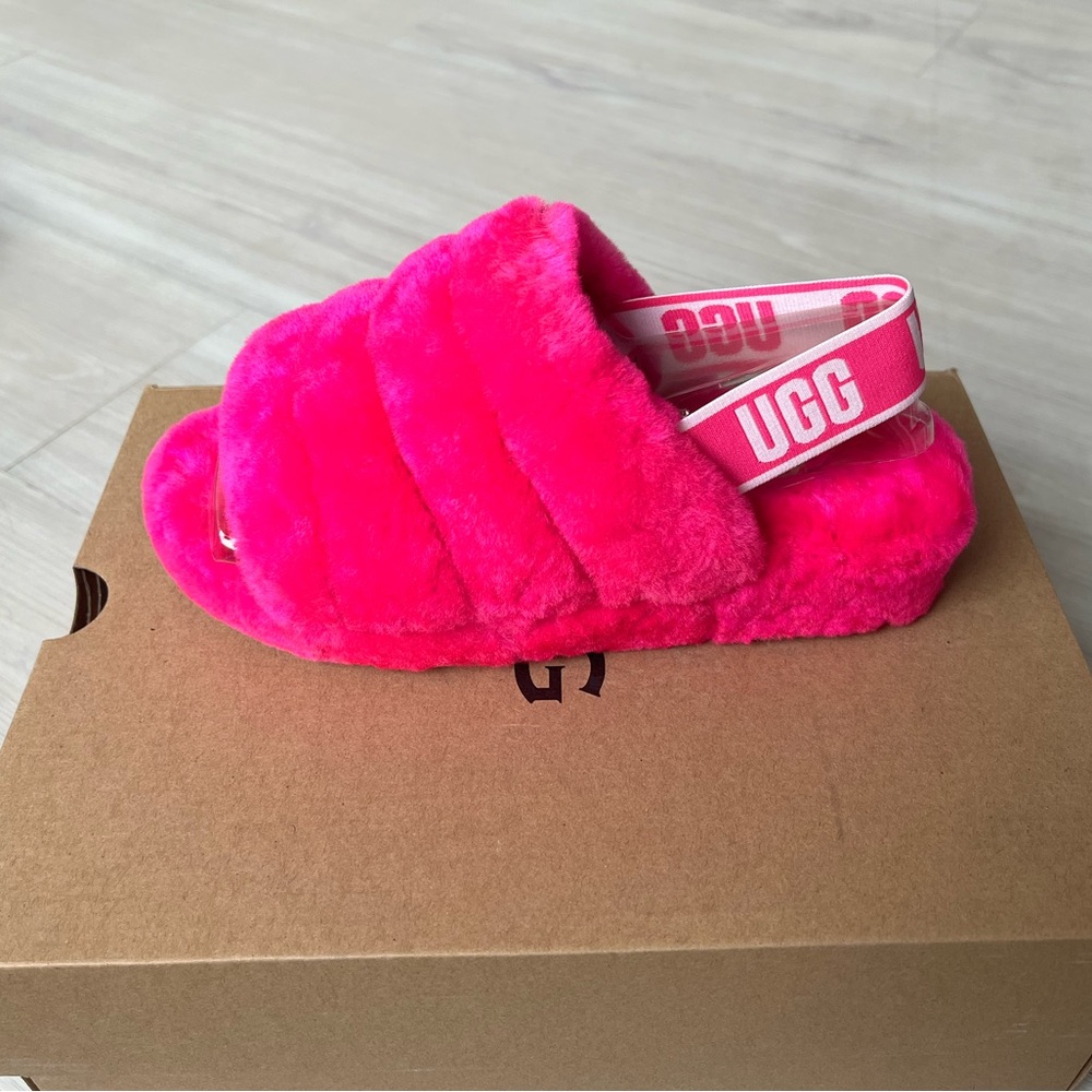 UGGS slides